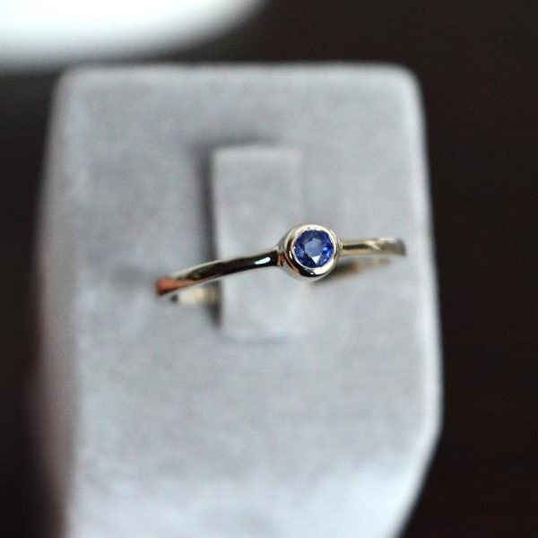 Sužadėtuvių žiedas su safyru 0.168 ct