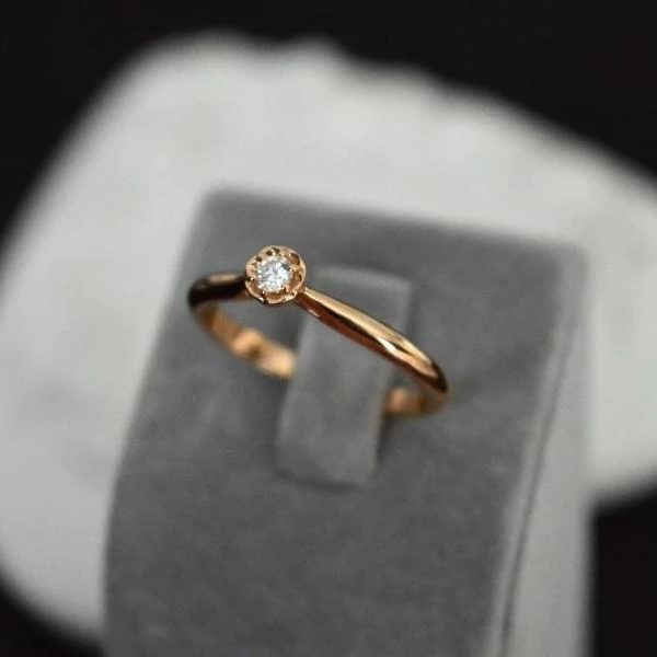 Sužadėtuvių žiedas su deimantu 0.06 ct