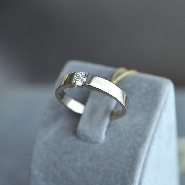 Sužadėtuvių žiedas su deimantu 0.185 ct