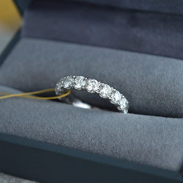 Auksinis žiedas su deimantais 3.20 ct