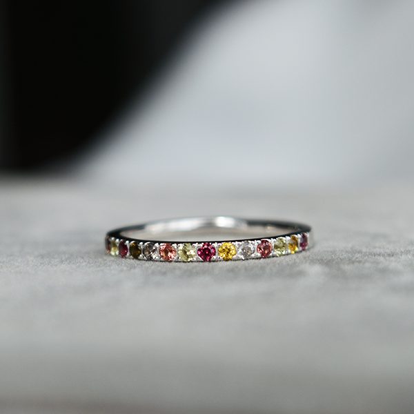 Auksinis žiedas su safyrais 0.52 ct