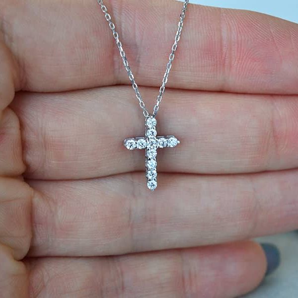 Briliantu kryzelis su grandinele