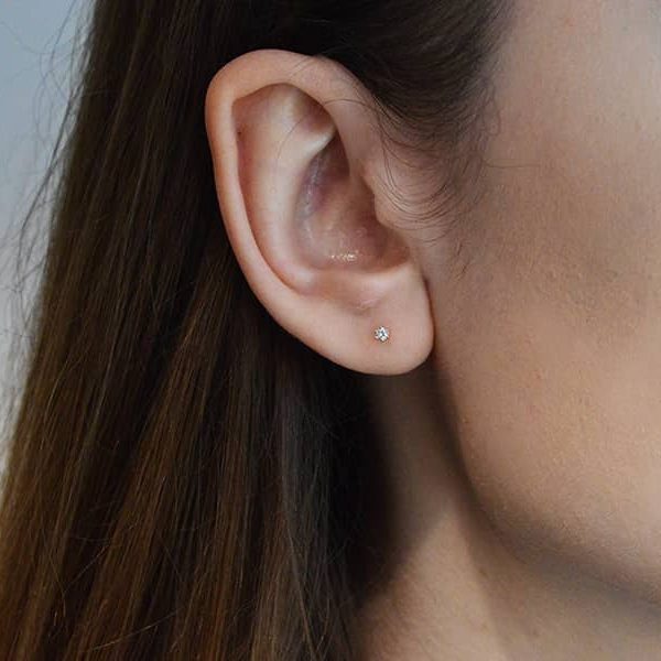 auskarai su deimantu