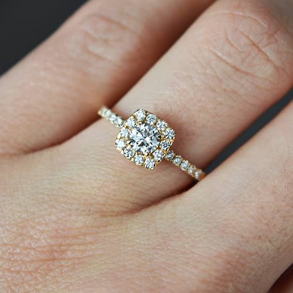 suzadetuviu ziedas su briliantais