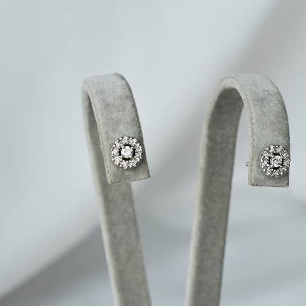 auskarai su deimantais