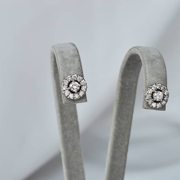 auskarai su deimantais