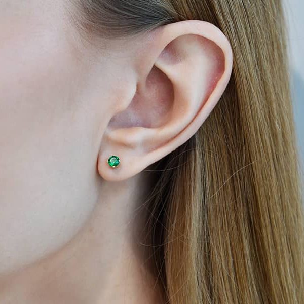 auskarai su smaragdais