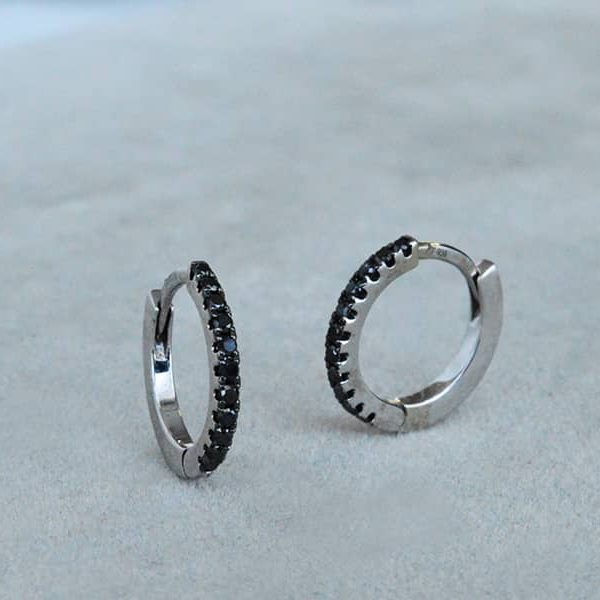 rinkes su juodais deimantais