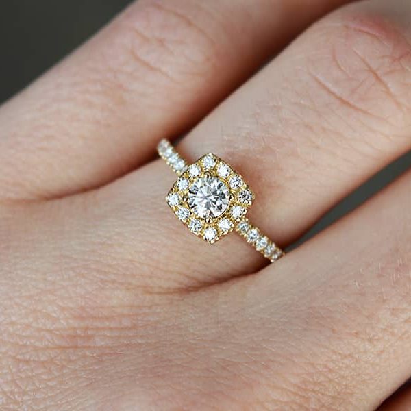 ziedas su deimantais