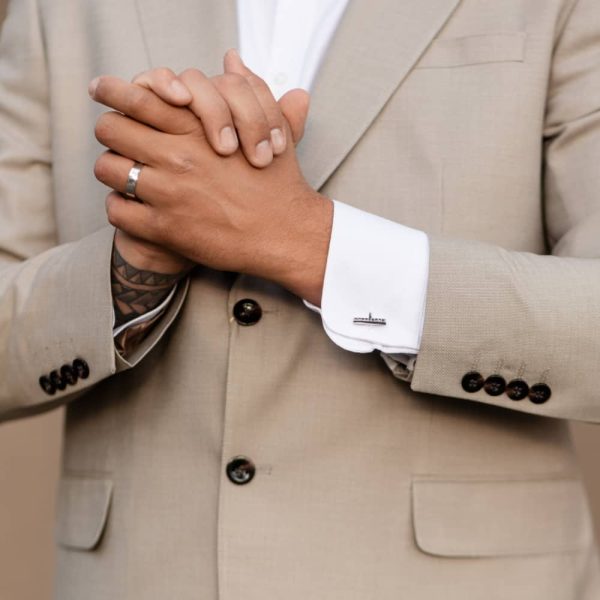 sasagos su juodais deimantais