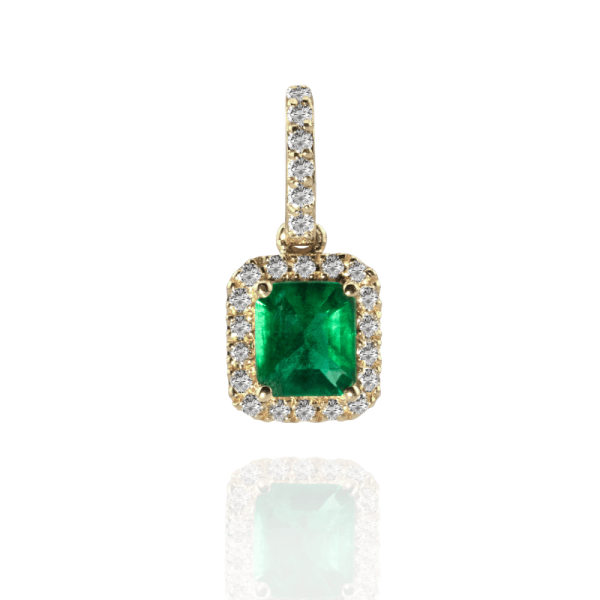 auksinis pakabukas su smaragdu