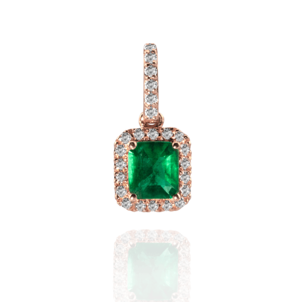 auksinis pakabukas su smaragdu