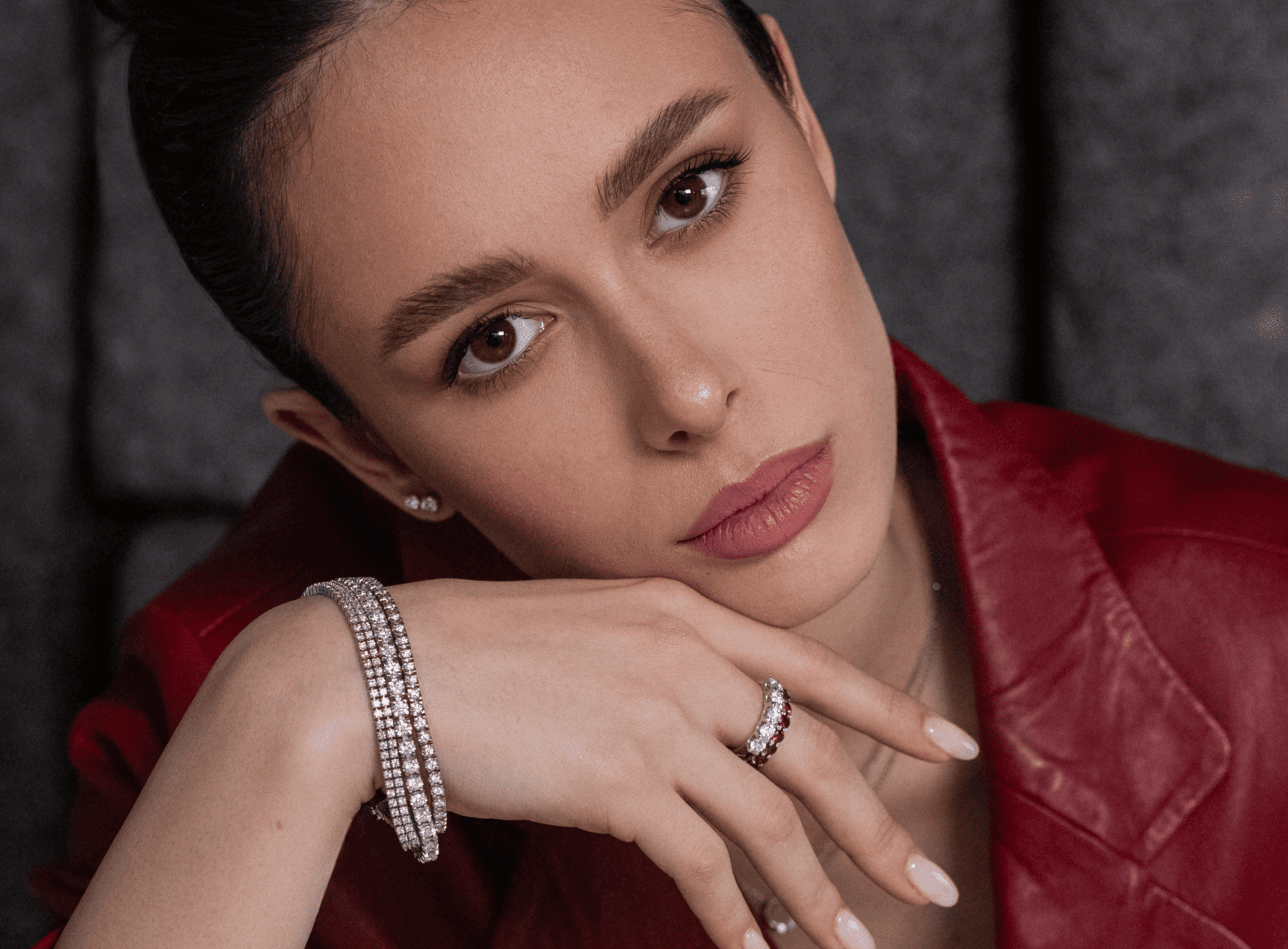 tennis apyrankes, ziedas su deimantais